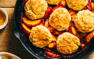 Mieux qu’un crumble, un cobbler aux pêches