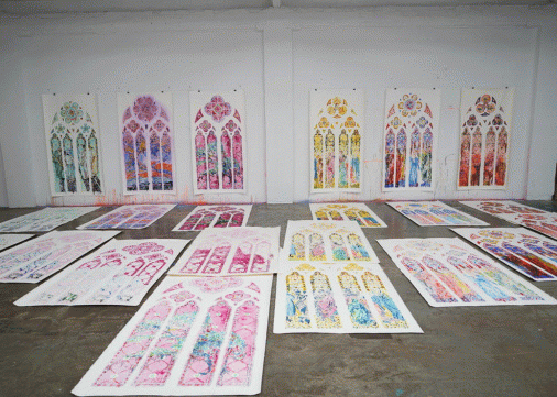 Voir de (très) près les nouveaux vitraux de Notre-Dame